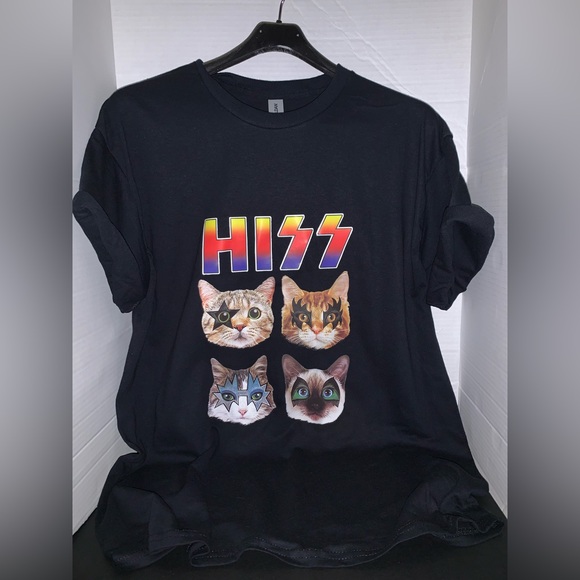 Everyone loves a tee shirt Hiss tee shirt - Picture 2 of 3